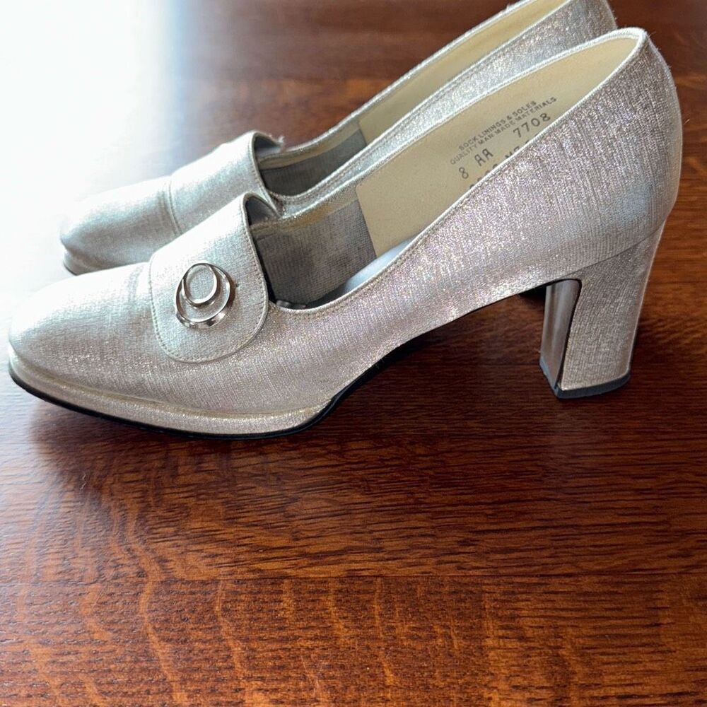 Vintage 60’s 70’s Metallic Silver Platform Heels Size 8